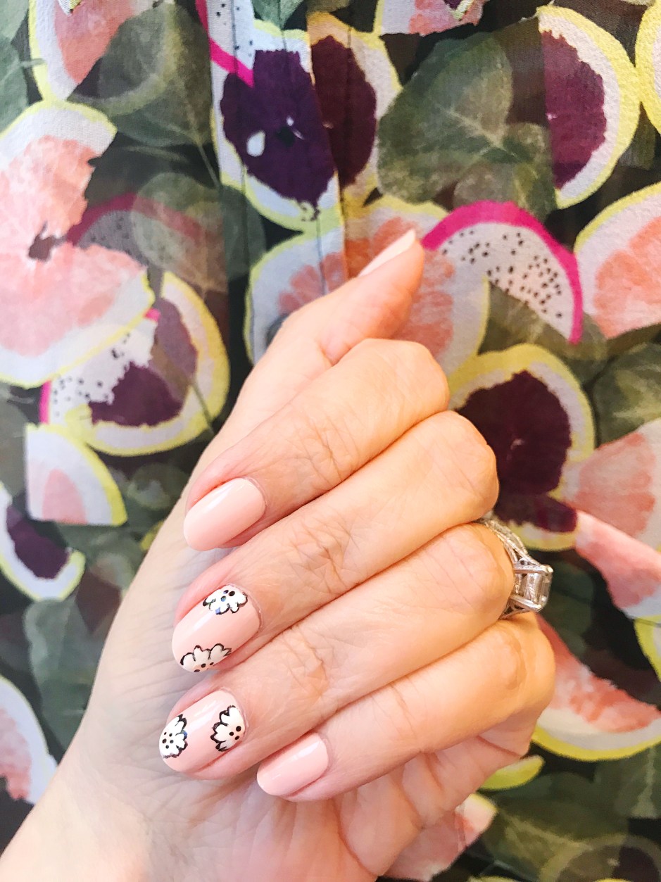 equipment-chanel-nailart